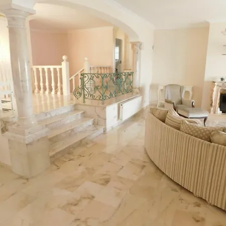 Luxury In Vila
