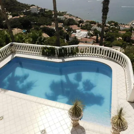 Vila Luxury In Roses