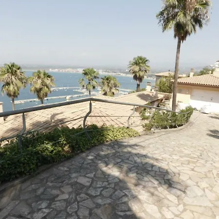 Vila Luxury In Roses