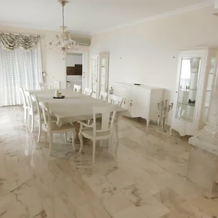 Vila Luxury In *